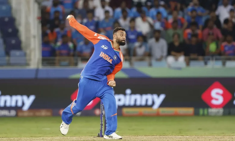 Varun Chakaravarthy gives a fiery send-off as he removes Aiden Markram after being hit for two sixes in IND vs SA 2025 2nd T20I [Watch]