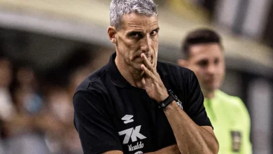 Vojvoda mantém pés no chão após vitória do Santos: “Ainda precisamos pontuar”