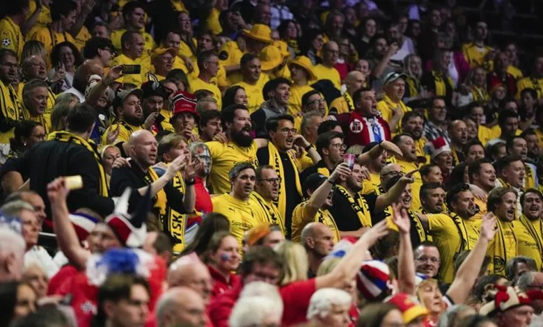 Vor Spiel gegen den BVB: Norwegische Fußballfans sorgen beim Handball für Ekstase