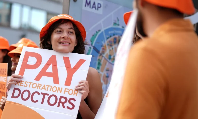 Warnings of NHS 'disruption and delays' as resident doctors in England begin strike