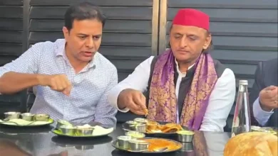 Watch: Akhilesh Yadav, KTR have lunch at Rameshwaram Cafe