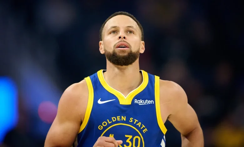Watch Stephen Curry celebrate return with ridiculous length-of-court tunnel shot