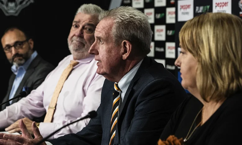 Wests Tigers in bureacratic turmoil as Barry O'Farrell sacked from club's board