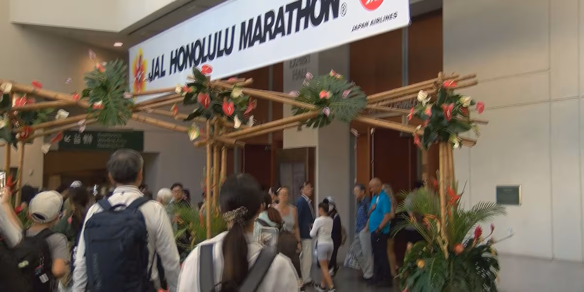 Wet Honolulu Marathon won’t dampen runner excitement, economic boost