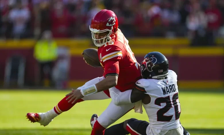 What channel is Chiefs vs Texans game on Sunday Night Football tonight? Time, how to stream live