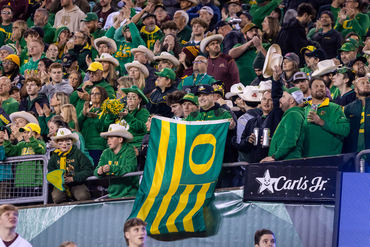 What to do around Eugene? Oregon Ducks fans speak up after James Madison fan asks