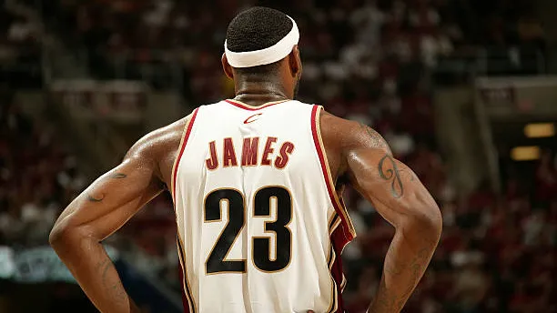 When was the last time LeBron scored less than 10 points?