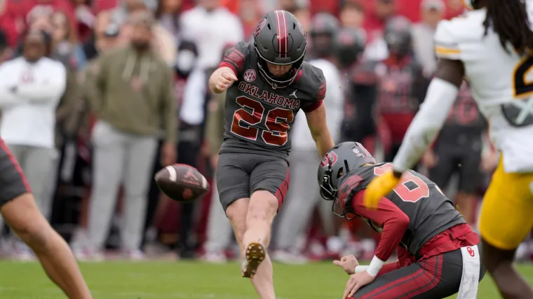 Why Oklahoma kicker Tate Sandell's pants sometimes look like 'short shorts'