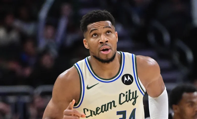 Wild NBA Mock Trade Swaps Stars Between Kings, Lakers, Knicks & Bucks