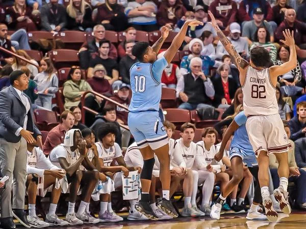 Williams Scores Season-High 24, Bulldogs Edged by Cougars