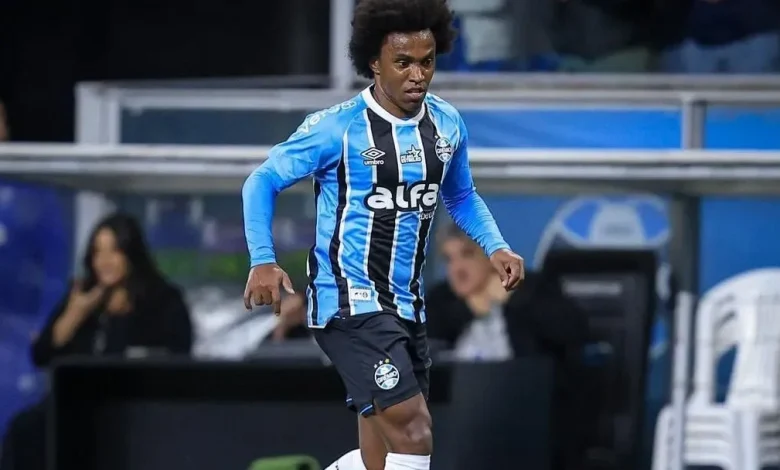 Willian, do Grêmio, critica arbitragem da partida com o Fluminense