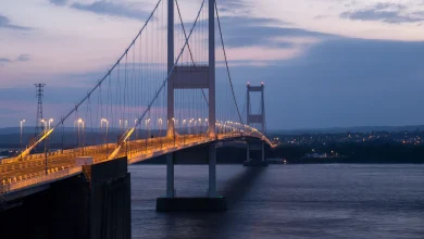 Wind closes Severn Bridge