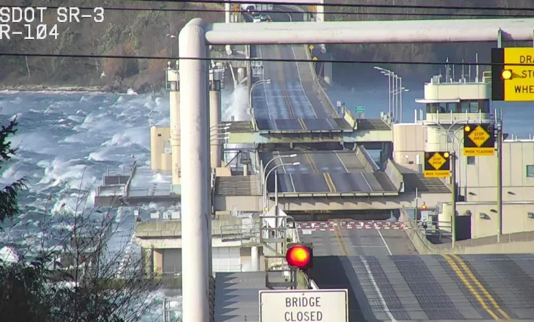 Windy conditions close Hood Canal Bridge Monday afternoon