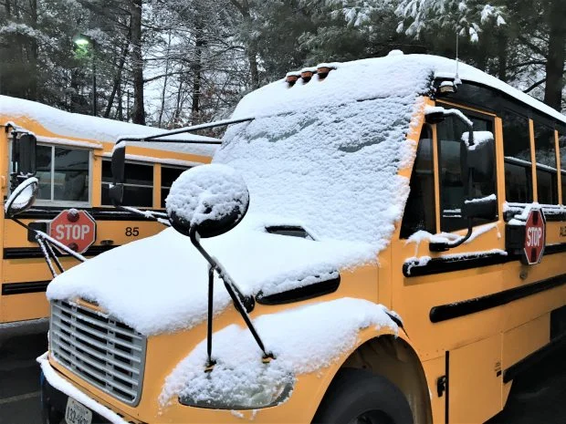 Winter weather closings and delays for Monday