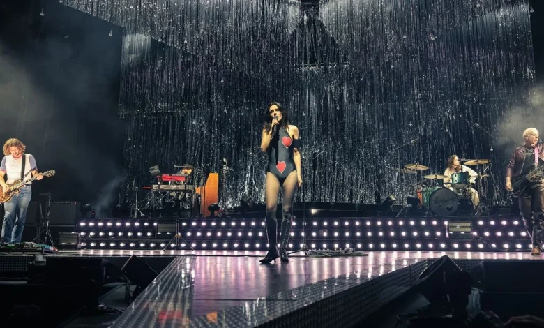 Wolf Alice spellbinding as they deliver intoxicating Manchester performance at AO Arena