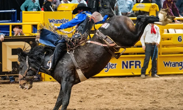 Wright Brothers Claim Top Three Spots in NFR Round 9 Saddle Bronc Riding