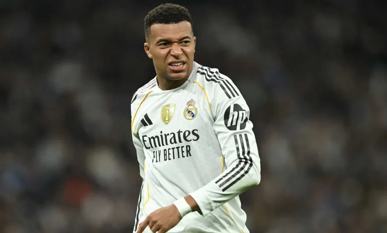 Xabi Alonso makes huge Kylian Mbappe call after injury scare as Real Madrid squad to face Man City confirmed