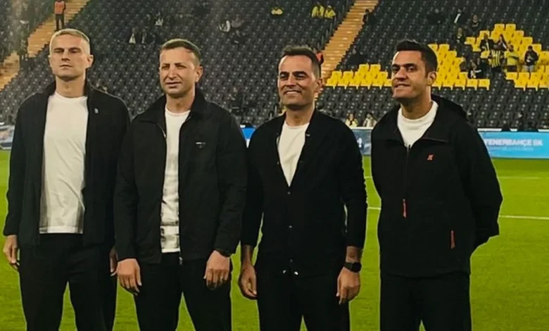 Yasin Kol Kadıköy'de hatıra fotoğrafı çektirdi