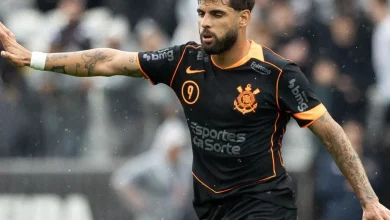 Yuri Alberto erra pênalti, Corinthians sofre, mas avança na Copa do Brasil