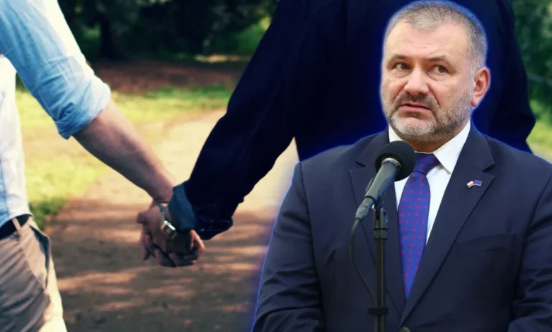 Związki jednopłciowe i wyrok TSUE. Waldemar Żurek mówi o sprawdzaniu "małżeństw weekendowych"