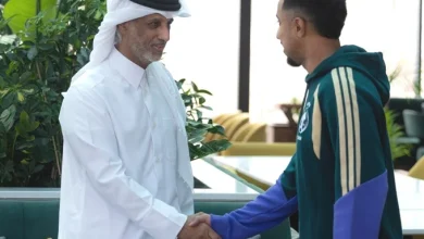 وزير الرياضة والشباب بدولة قطر يزور بعثة الأخضر