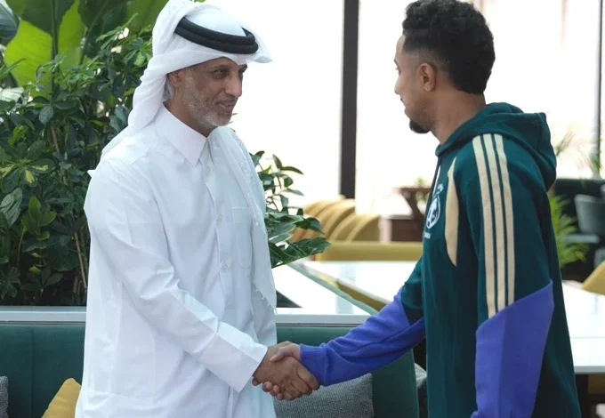 وزير الرياضة والشباب بدولة قطر يزور بعثة الأخضر