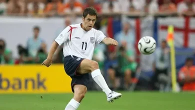 ‘Alex Ferguson asked me to walk out with Manchester…