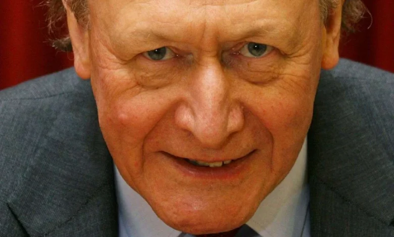 ‘Dedicated’ politician who served constituents for 41 years dies