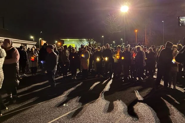 ‘Four times around the track for four years of little Tadhg’s life’ – Hundreds walk together in Edenderry for candlelit vigil