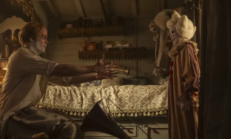 ‘IT: Welcome To Derry’ Episode 7: Andy & Barbara Muschietti Unpack Origins Of Pennywise, Periwinkle & The Pillar – Crew Call Podcast